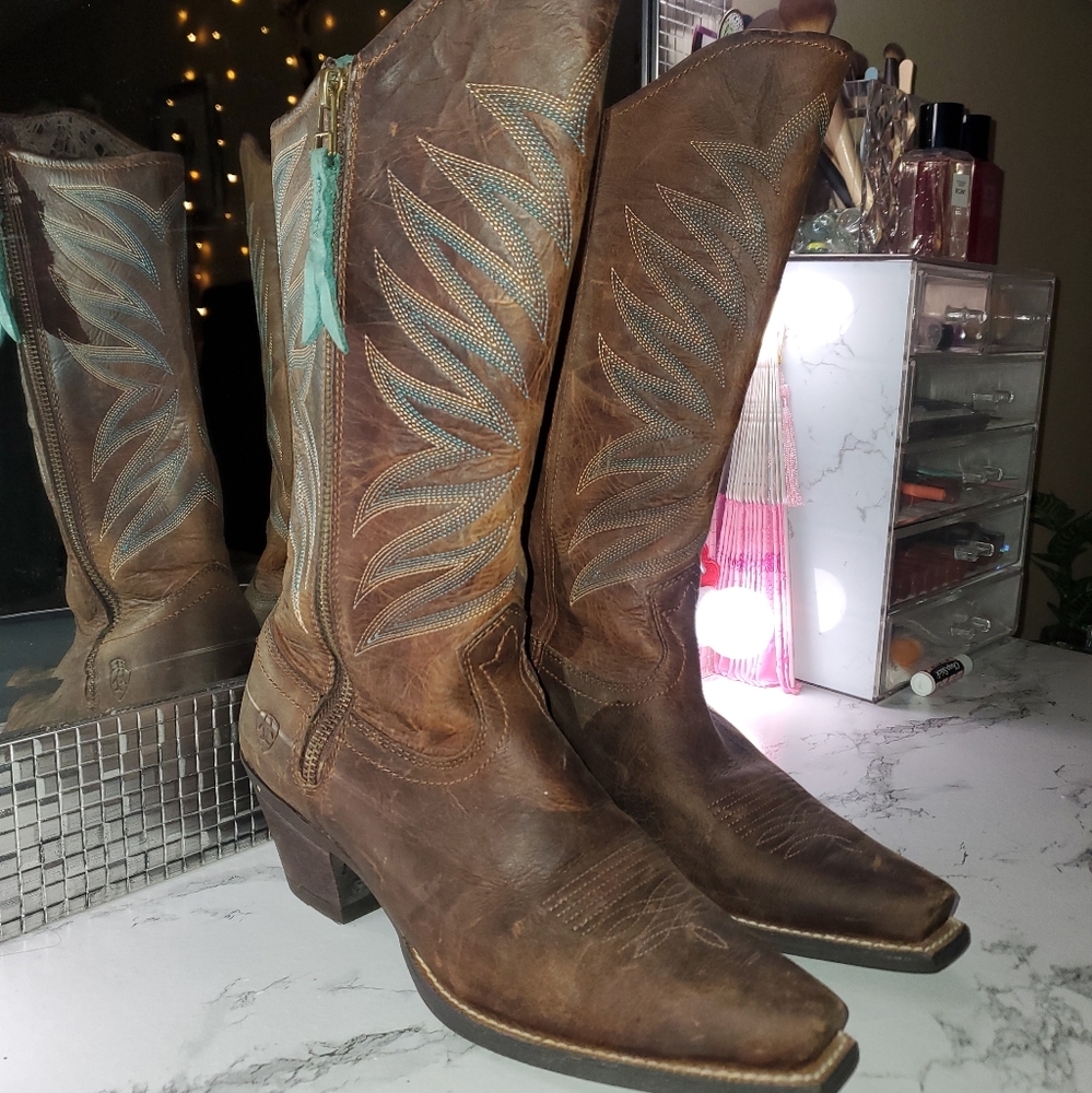 Ariat Women Boots / cow girl boots